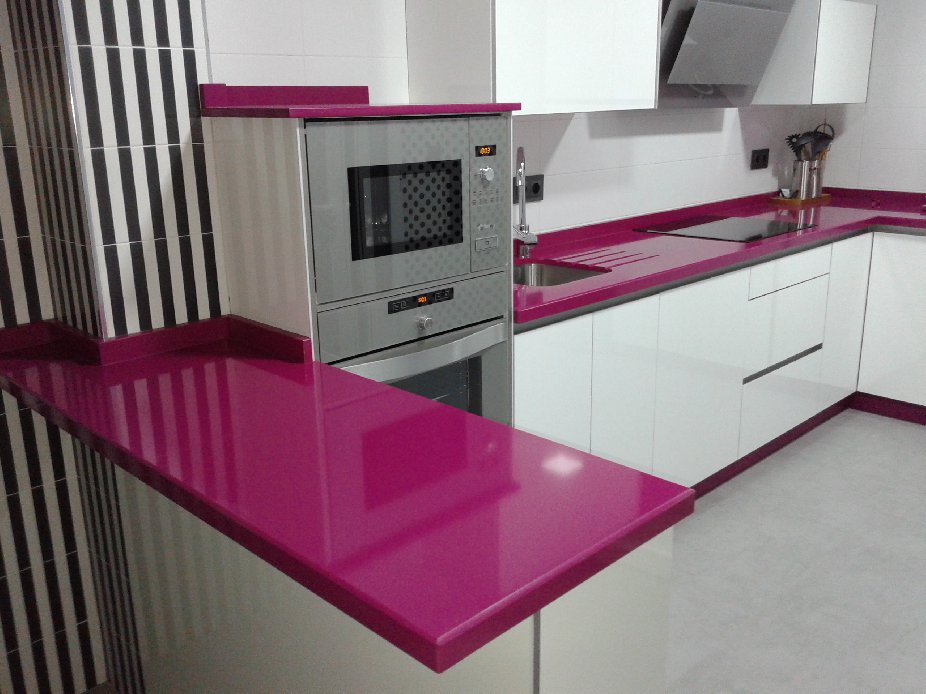 encimera silestone magenta